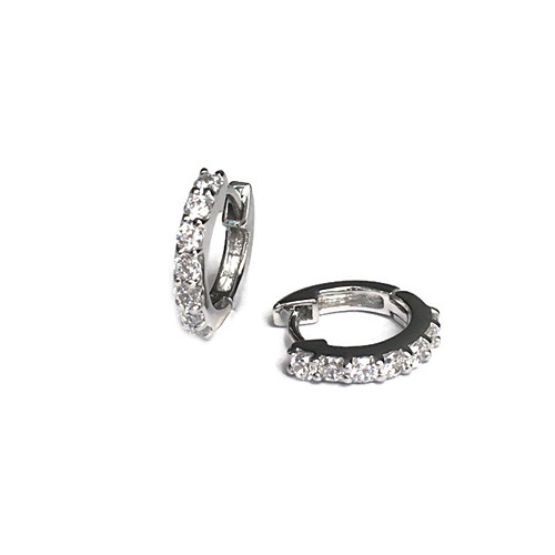 Huggie-earring-diamond-silver